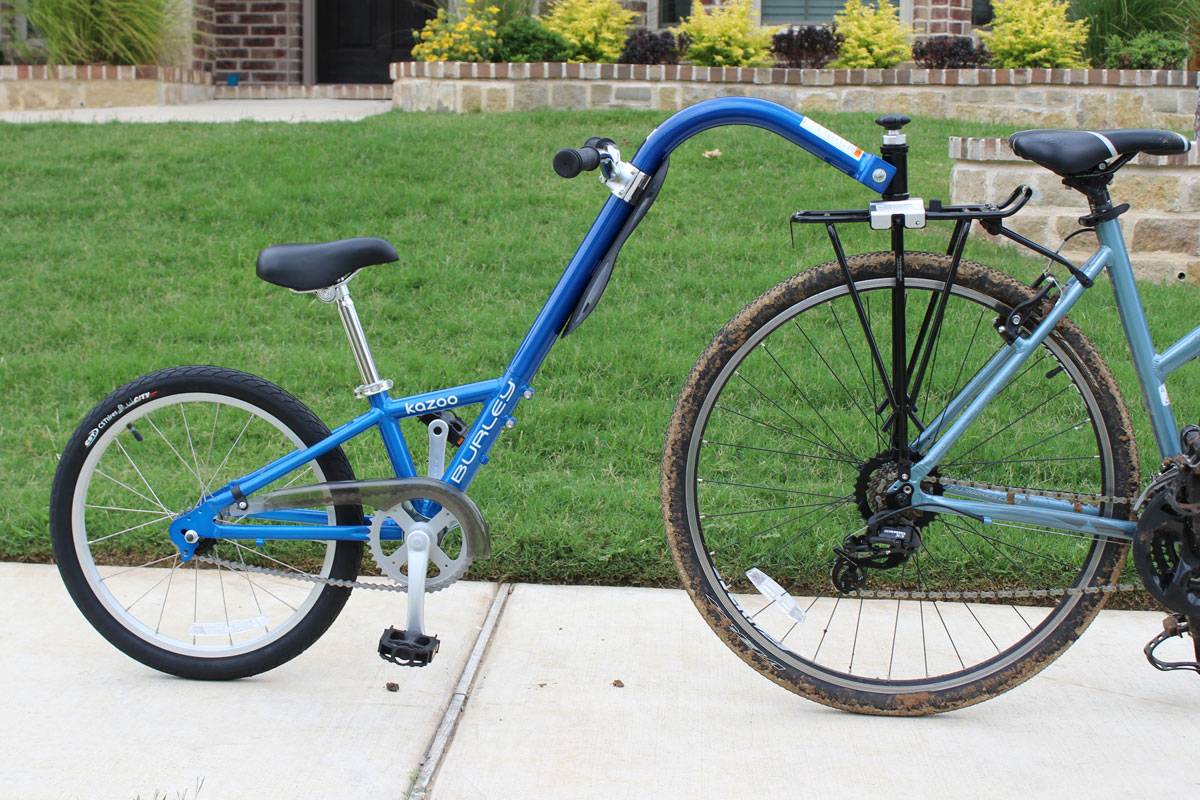 Full side shot of Burley Kazoo trailer cycle