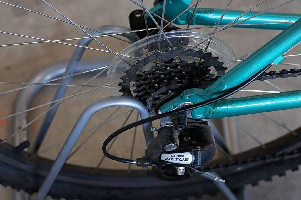Simple Housewares Floor Parking Backed In Derailer on wheel holder
