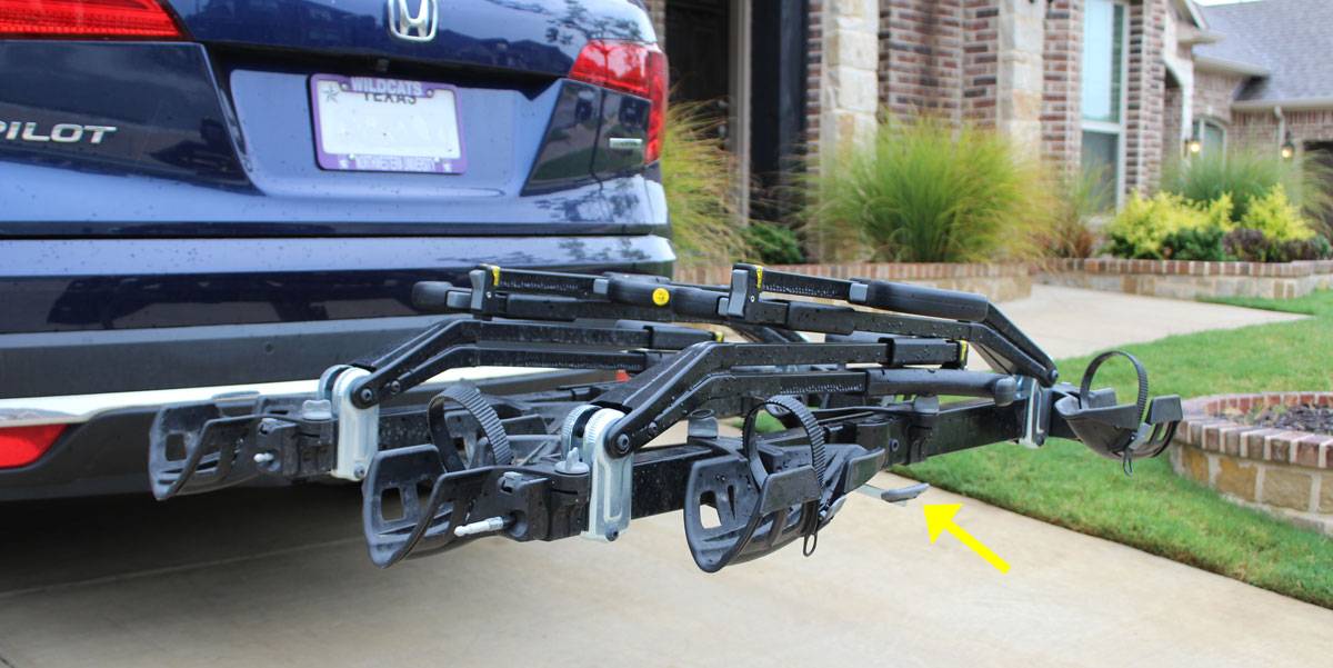 Tab that you push to fold the Saris SuperClamp EX is easy to access.