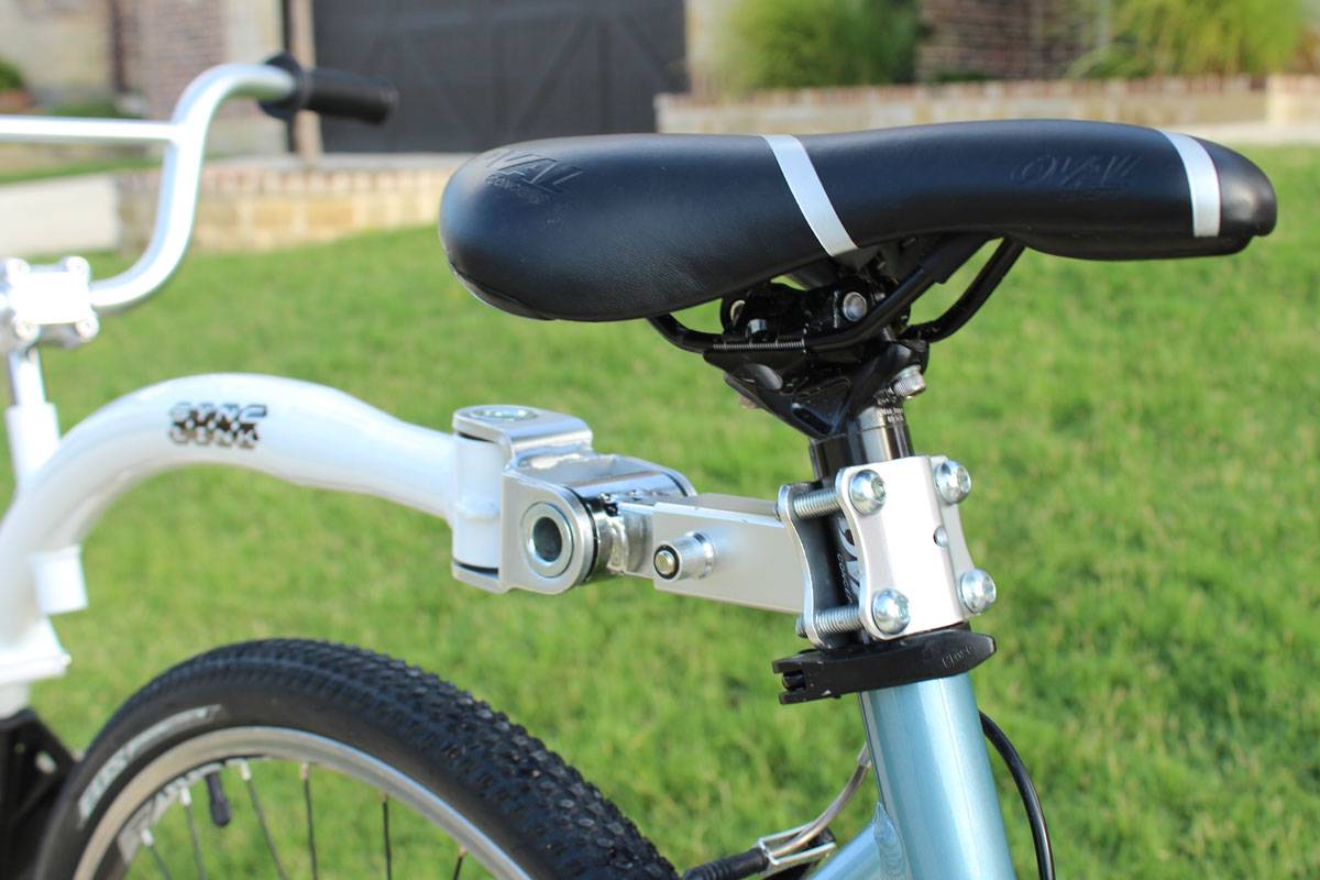 WeeRide Copilot Trailer Cycle mounting hitch attaches to adult seat post