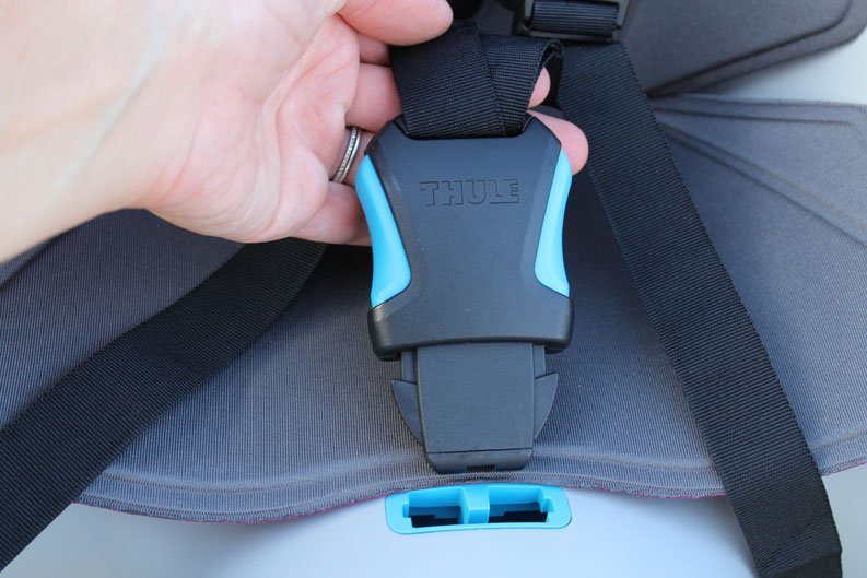Buckle of Thule bike seat RideAlong model