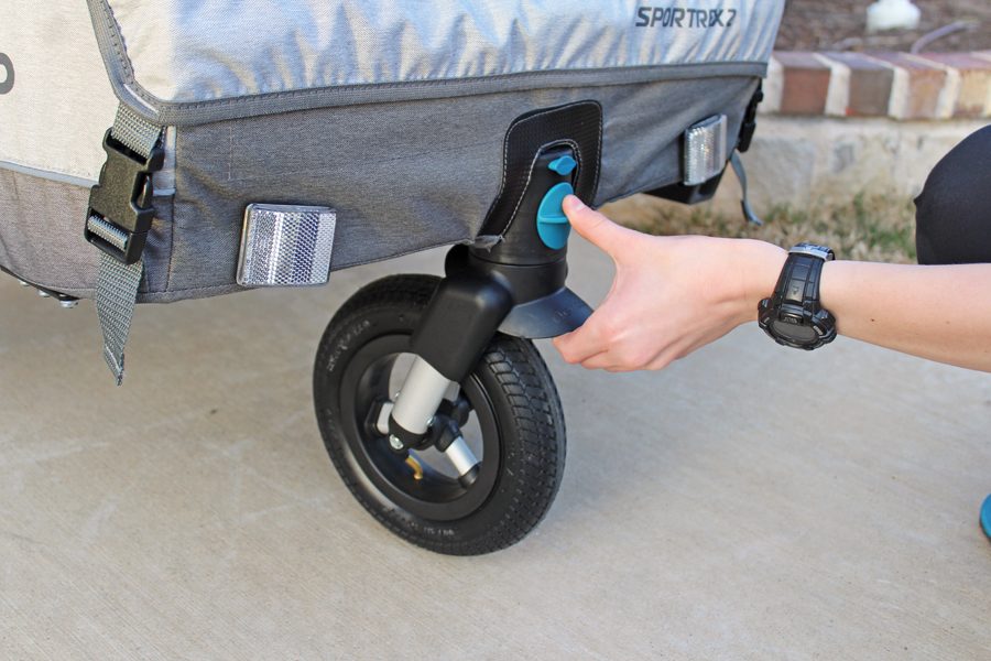 Locking the swivel wheel on the Sportrex 2