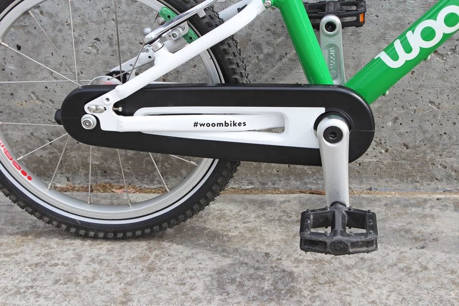 woom's fully enclosed chain guard