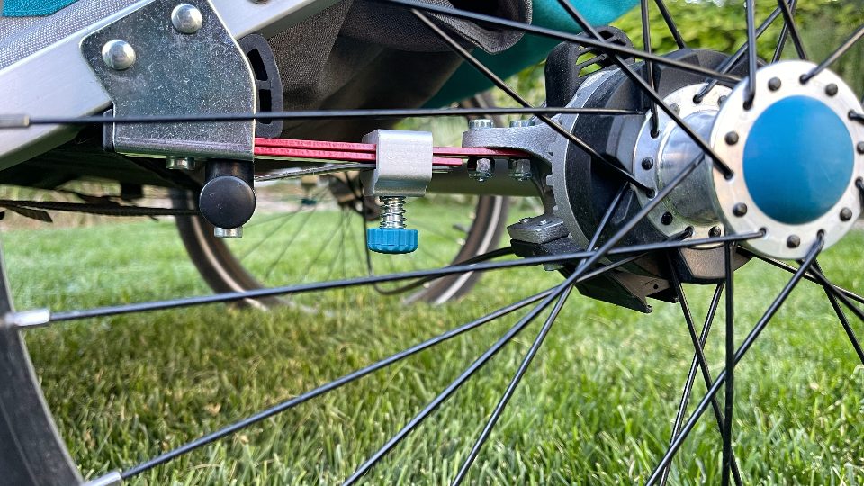 Adjustable suspension under the Qeridoo Speedkid