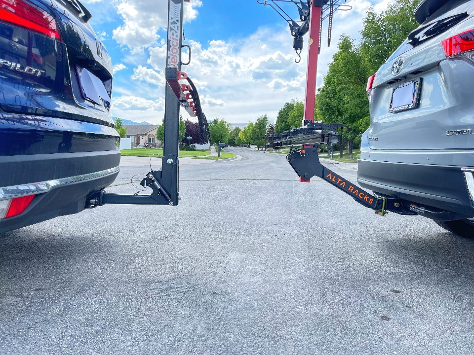 Side by side comparison of angel of hitch hitch point on Velocirax vs. Alta Rack