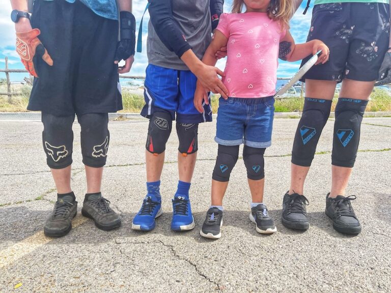 Group of kids wearing kids knee pads