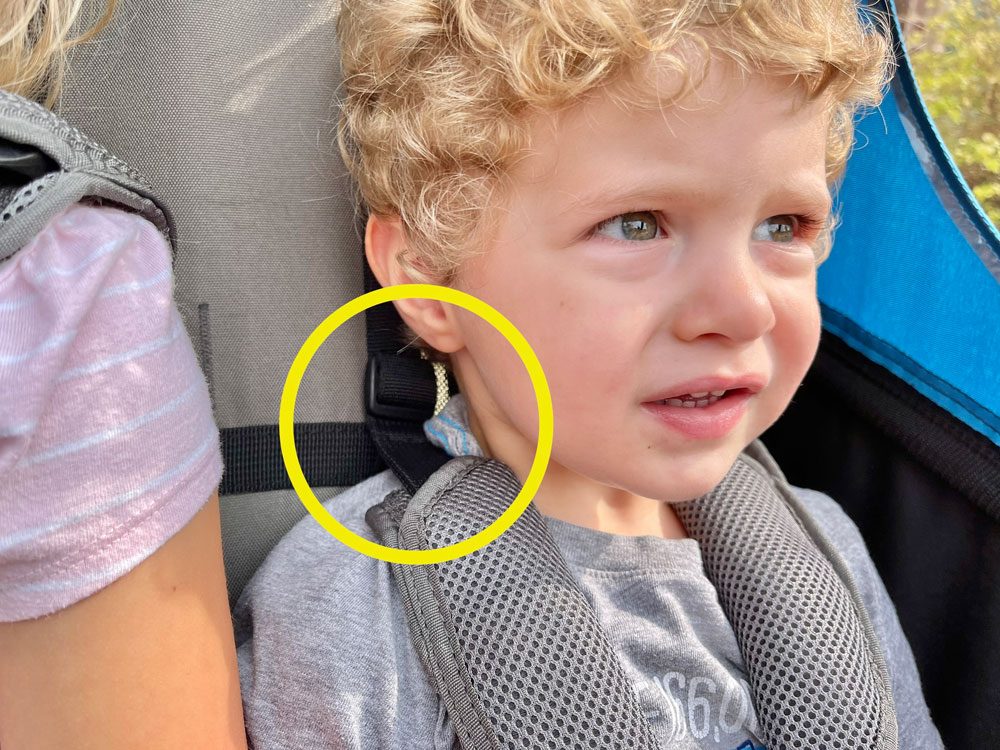 Hamax Traveller shoulder strap at its lowest position with 2 year old rider