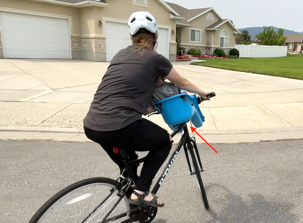 image showing how the ibert seat moves with the handlebars as you turn on a bike