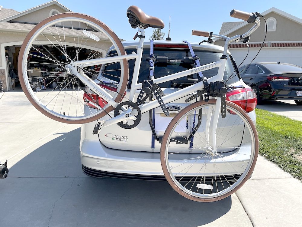 womens bike mounted on the Thule Passage trunk rack without an adaptor bar