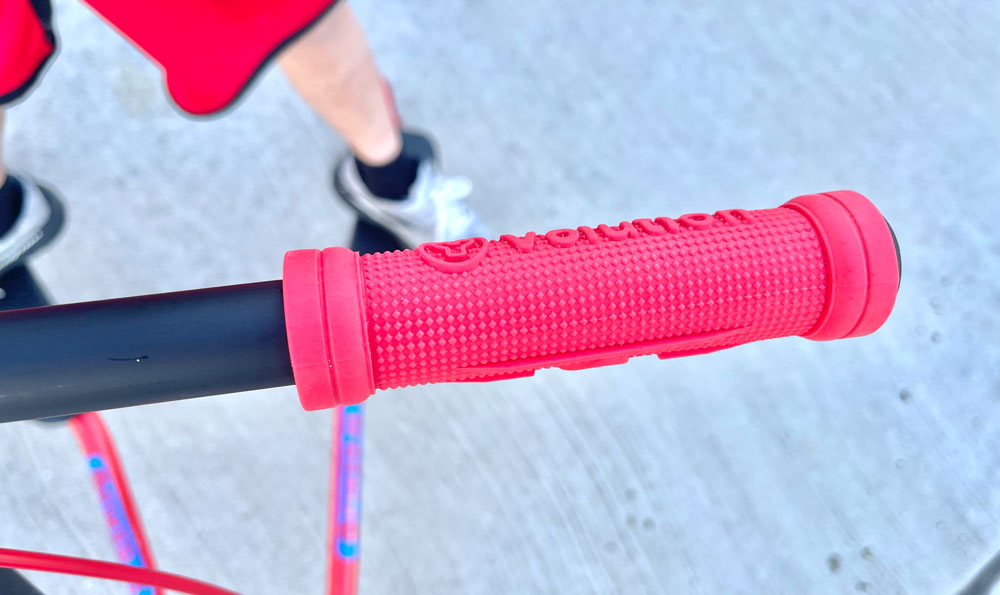 Red rubber grip on Y Fliker A3