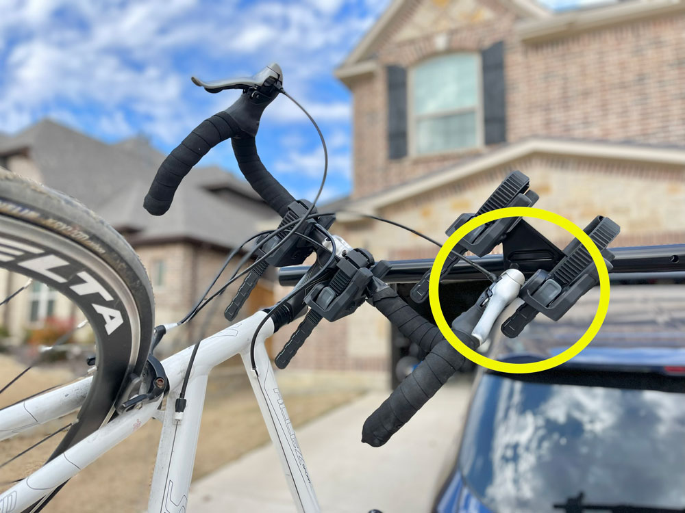 Dropper bar of road bike sits in cradle next to it if you don't move the cradles into proper position on HangTight