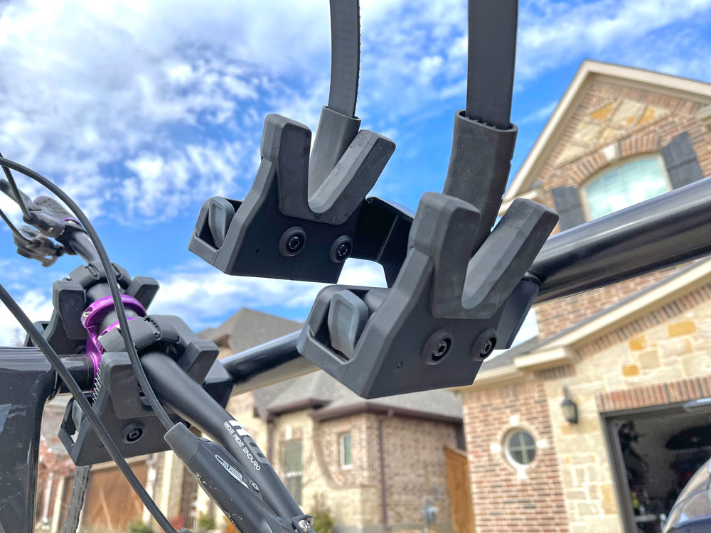 Rubber dual cradles of Yakima HangTight 6 capacity vertical bike rack