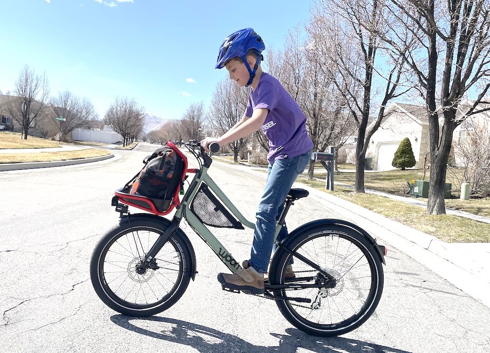 woom NOW kids commuter bike bunny hop
