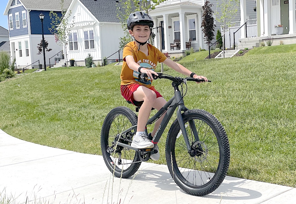 REI REV Plus neighborhood riding