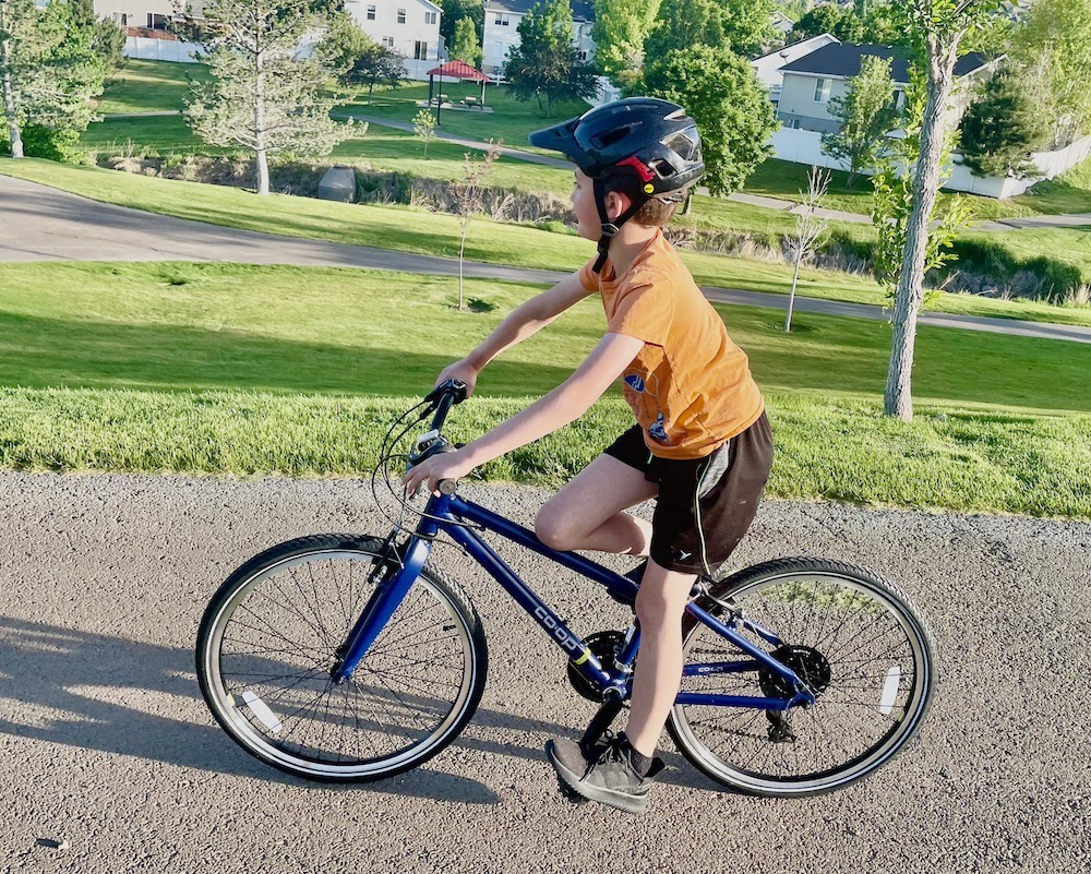 Riding the REI REV CTY in the park