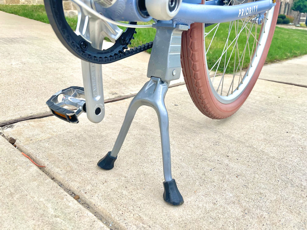 Double leg kickstand on the Priority Coast