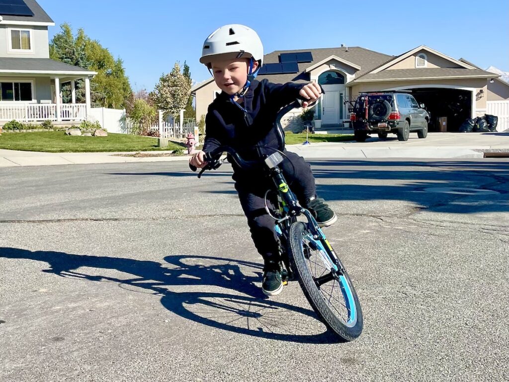 Guardian 16 inch bike leaning