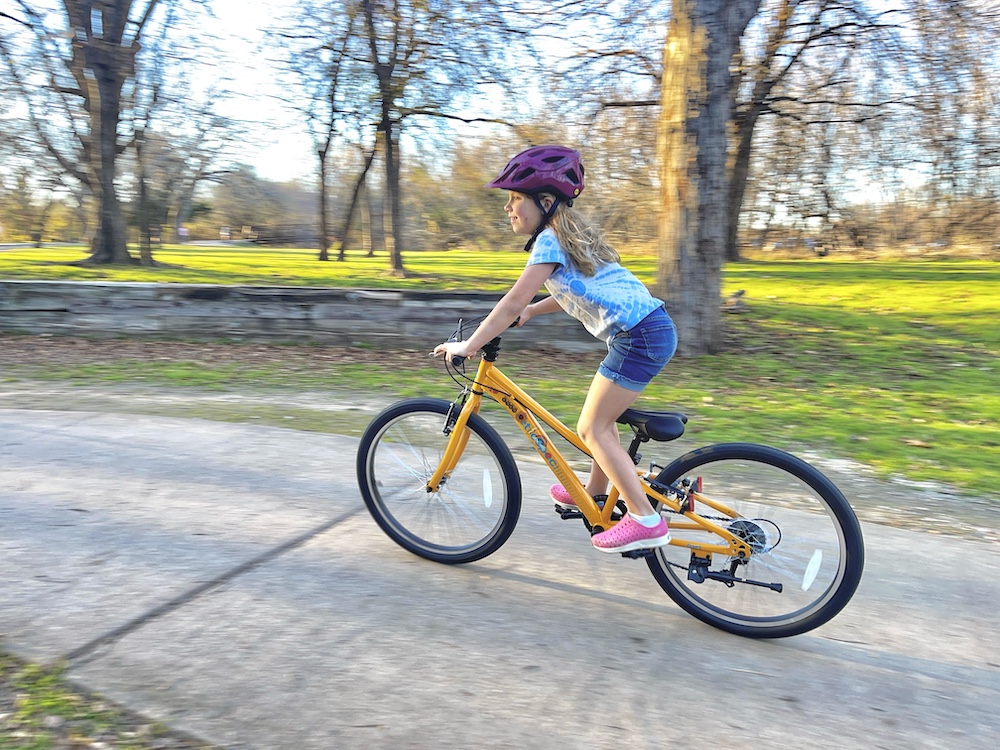 Retrospec Dart 24 inch bike in action