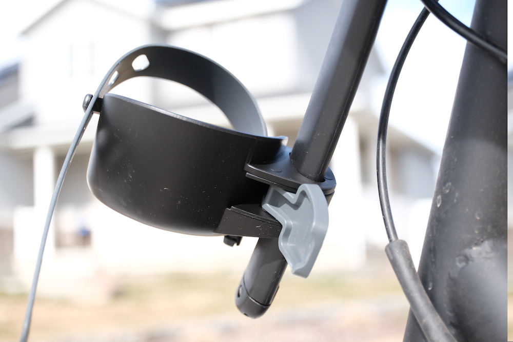 adjustable foot straps on the yepp child bike seat