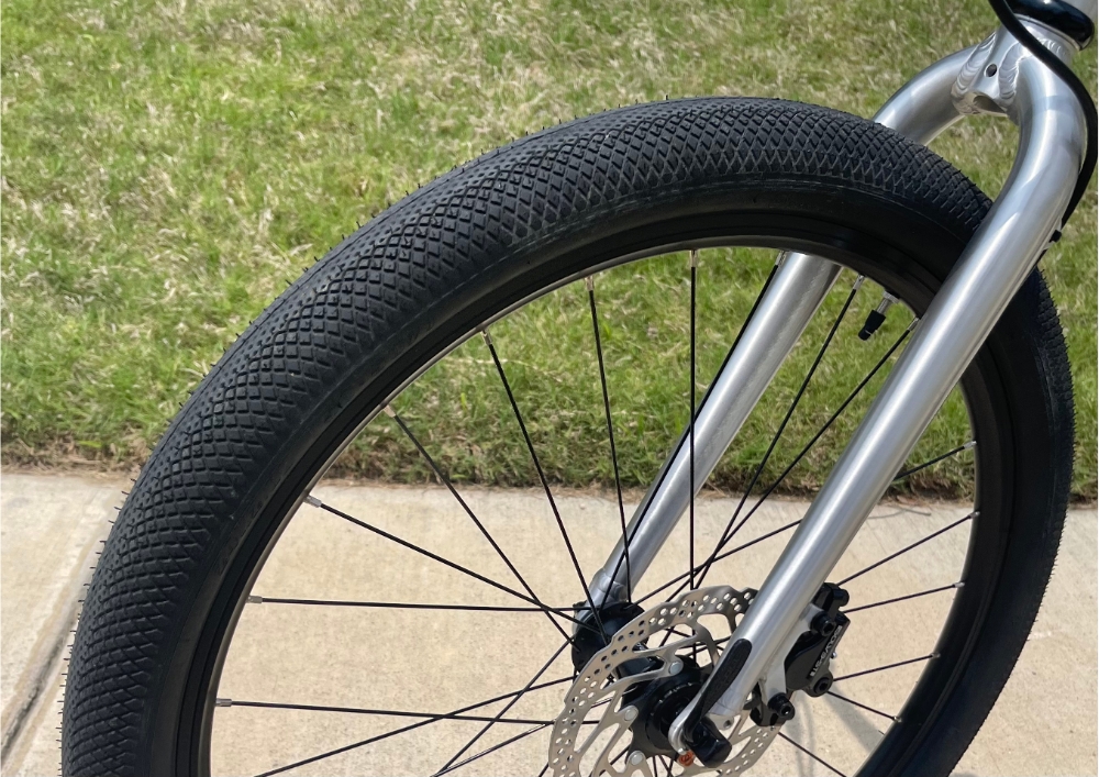 Tire tread of Vee Speedster tires on Early Rider Belter 24