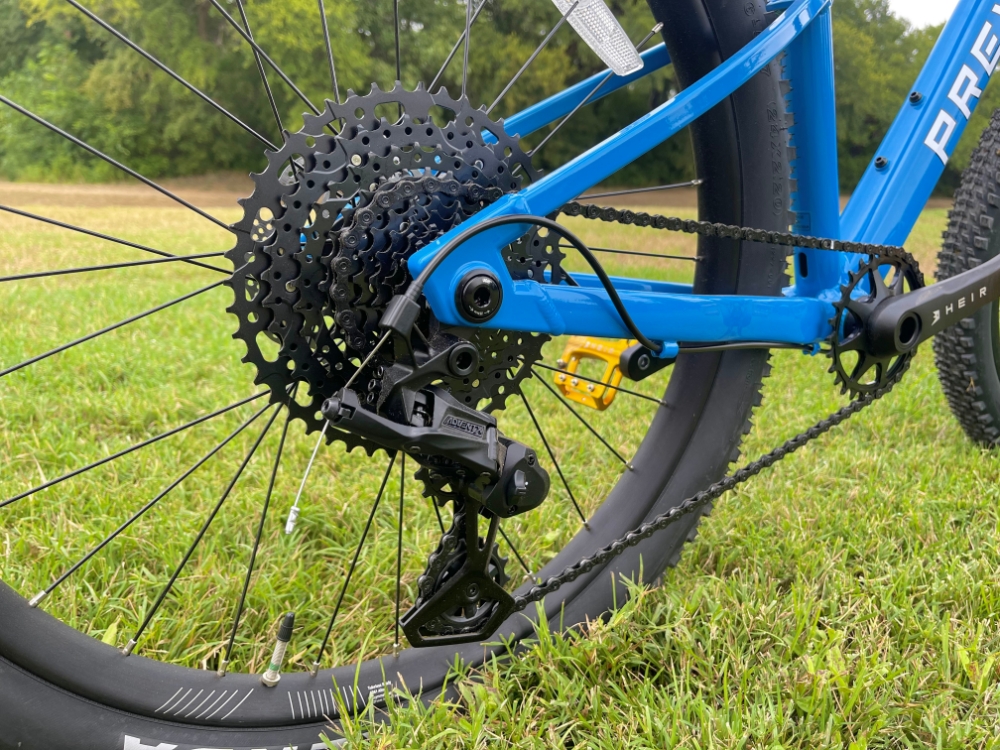 Rear cassette and derailleur of Prevelo Zulu Four