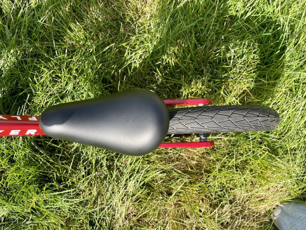 top view of the narrow frame of the Radio Flyer Ultra Lite