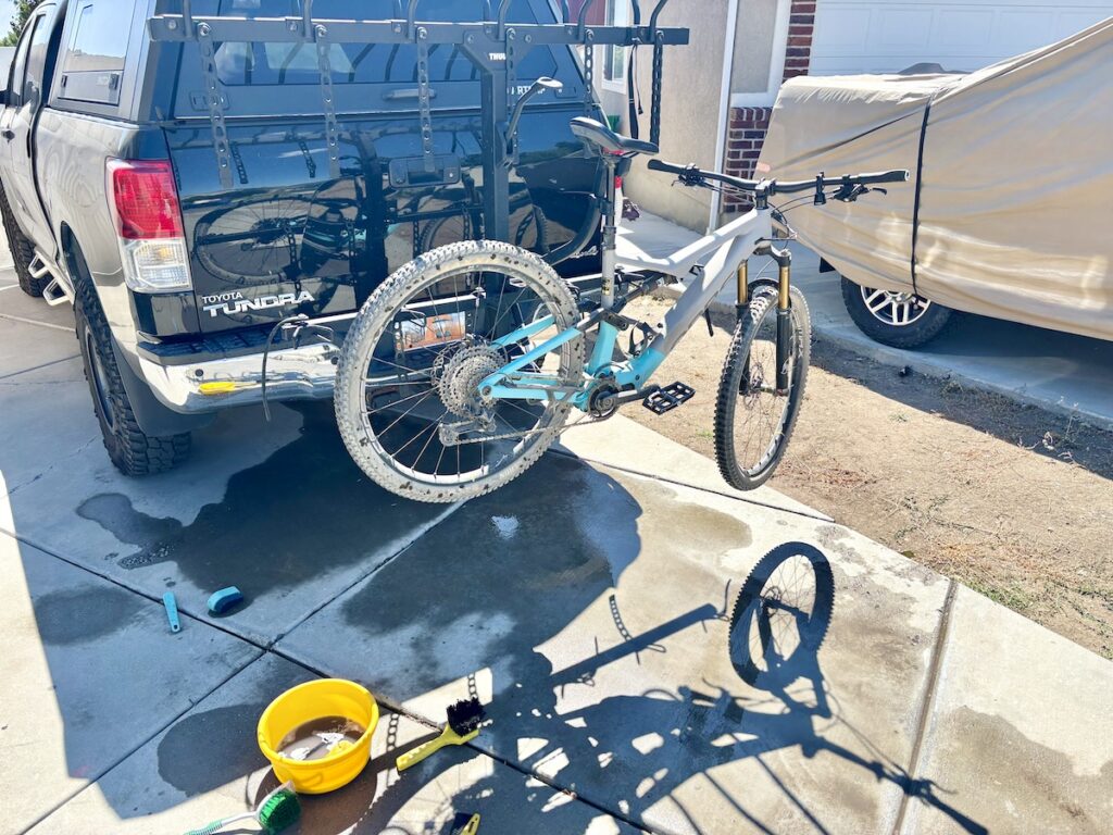 thule revert bike repair stand wash bike