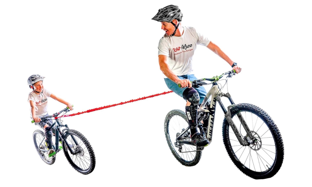 towwhee kids bike tow rope stock image