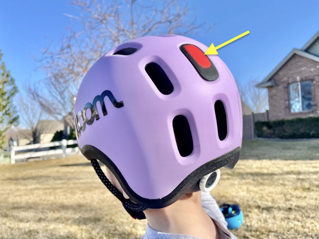 woom READY helmet with LED light