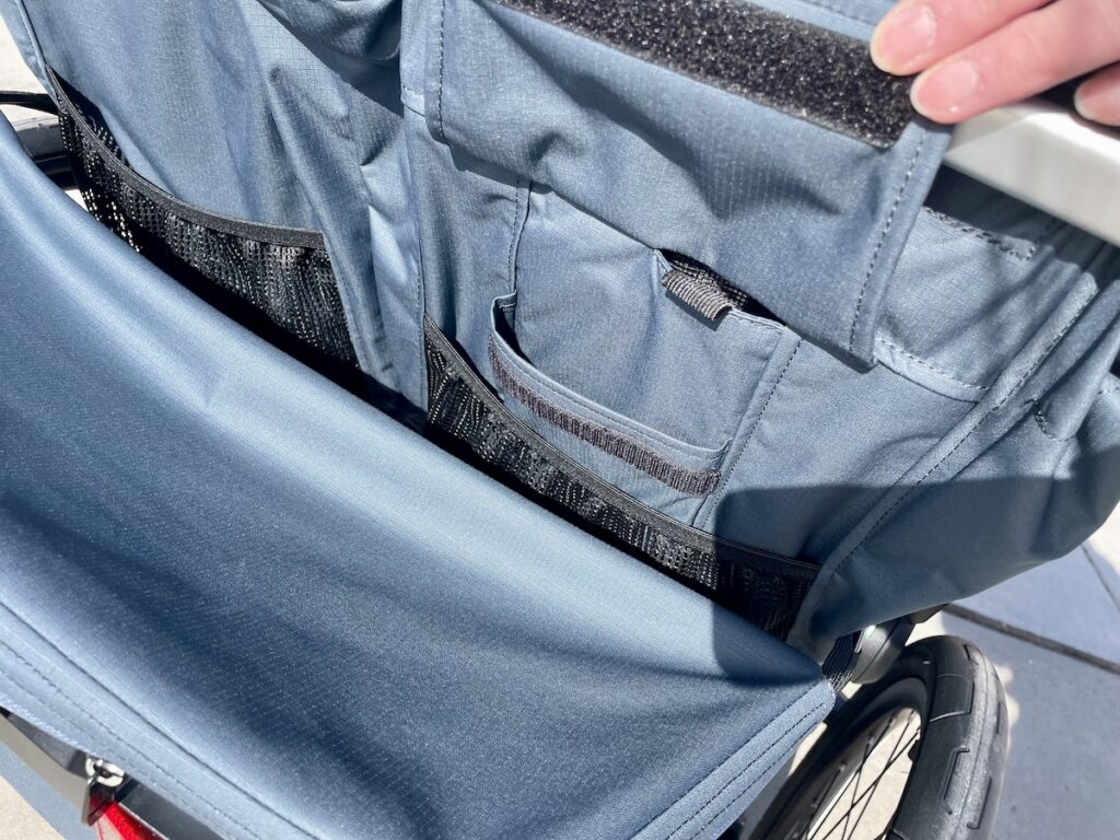 Cross 2 rear pocket