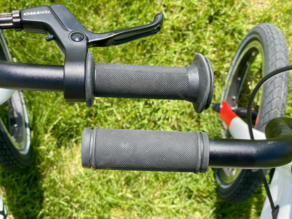 Older Biky grip as compared to the new narrower grip