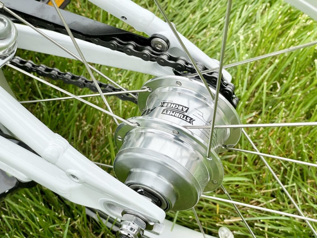 2-speed internally geared hub on the woom Go 3