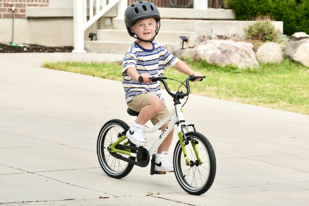 biky bikes air 16 ridden by a 4 year old
