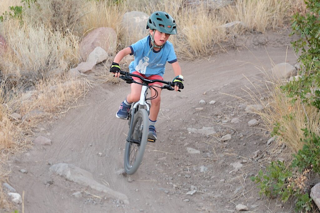 prevelo alpha three lean into turn