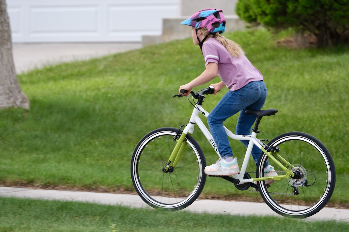 girl riding the biky air 24 s7